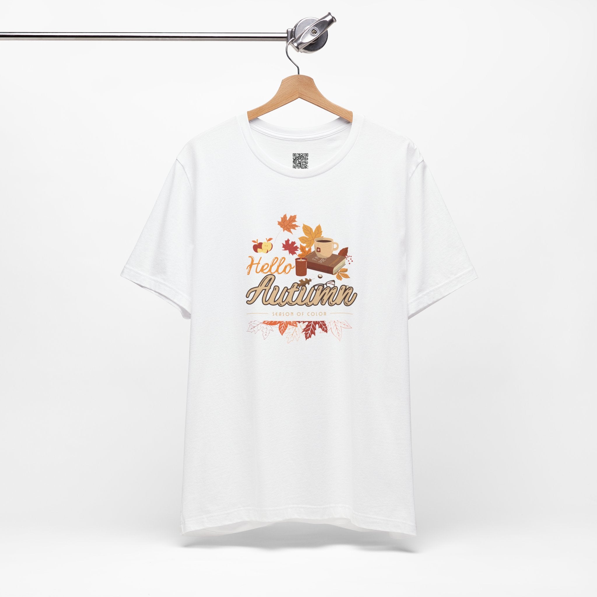 Hello Autumn T-Shirt – Cozy Fall Shirt with Books, Coffee & Leaves for Autumn Lovers